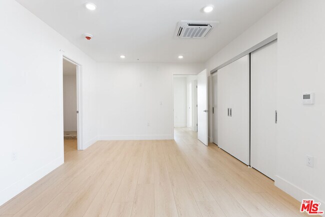 Building Photo - 8561 Belmont St