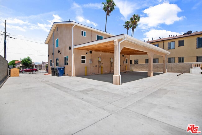 Building Photo - 1118 W 110th St