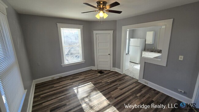 Building Photo - 407 Jackson Ave