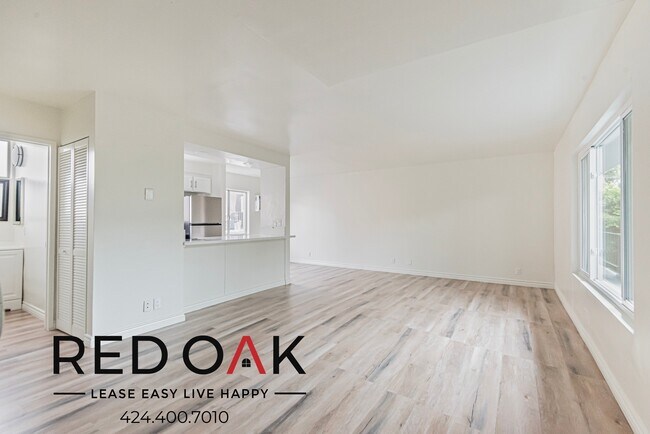 Building Photo - 10535 Lindley Ave