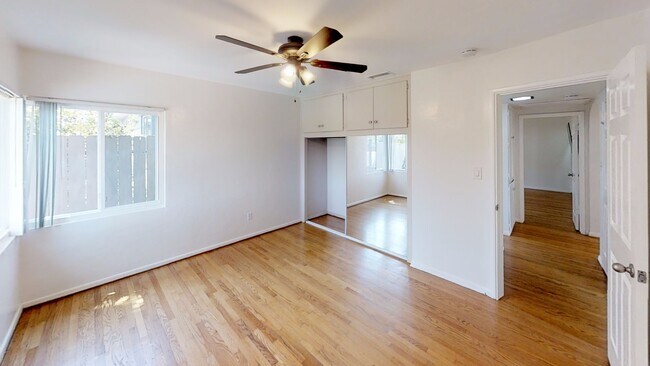 Building Photo - 5321 E Falls View Dr