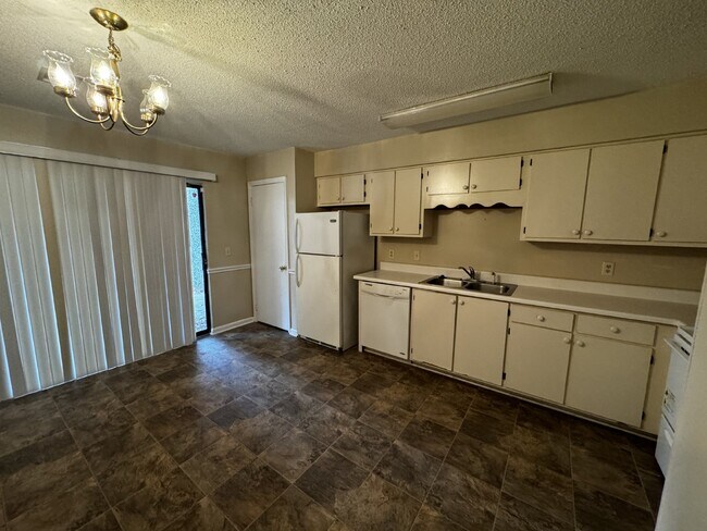 Building Photo - Apartment for Rent