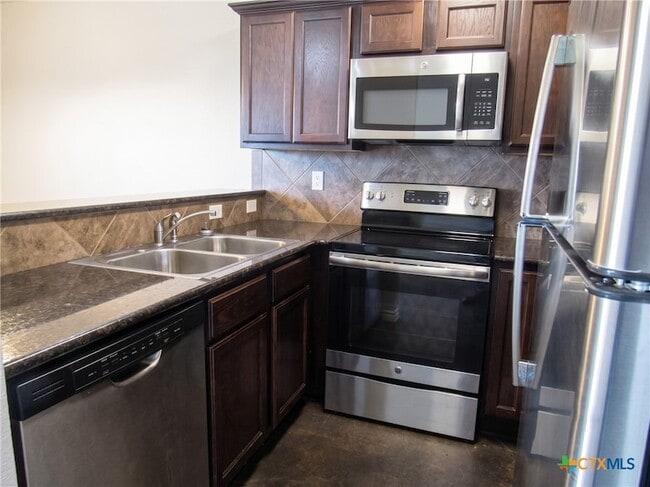 Building Photo - 1714 Risen Star Ln