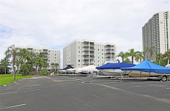 Building Photo - 2885 Palm Beach Blvd