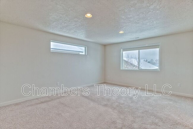 Building Photo - 3593 SW Pumice Ave