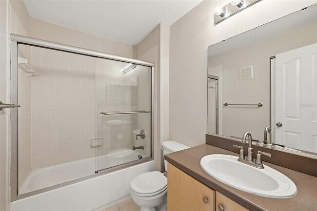 Building Photo - 1020 Waterside Dr