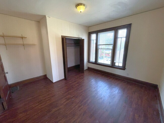 Building Photo - 1119/21 Bowen Ct.