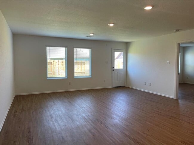 Building Photo - 3411 Golden Amber Ct
