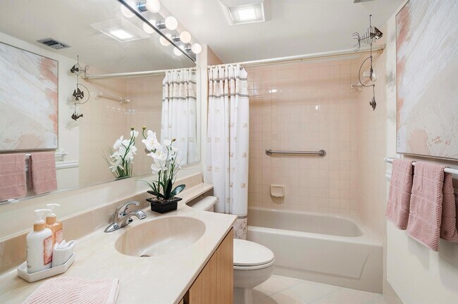 Building Photo - 601 Seafarer Cir