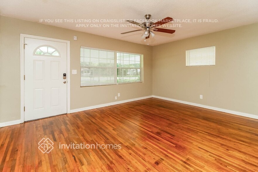 Building Photo - 4228 Sky Line Dr