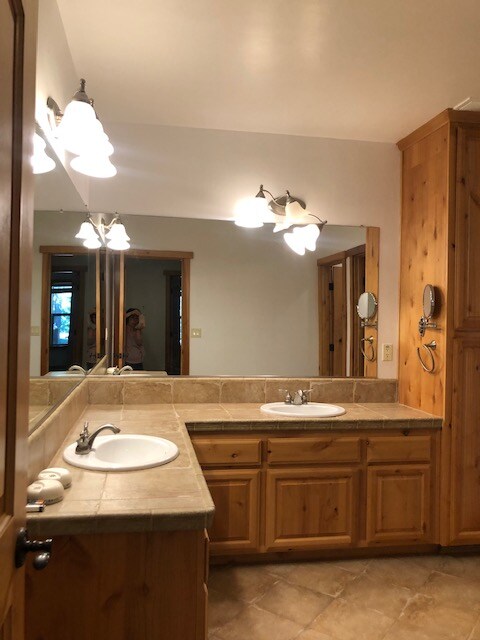 Building Photo - 31777 Lincoln Rd