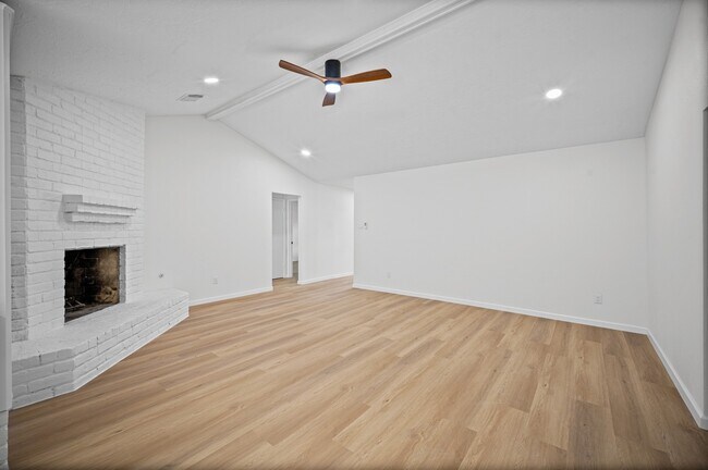Building Photo - 10935 Silkwood Dr