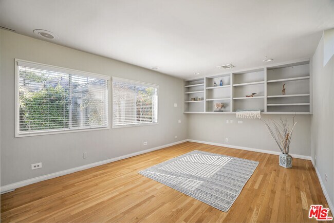 Building Photo - 2209 Pearl St