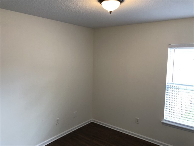 Building Photo - 76083 Deerwood Dr