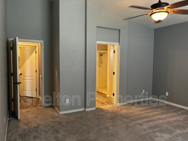 Building Photo - 10326 E Corbin Ave