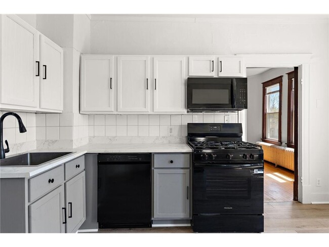 Building Photo - 2703 N Humboldt Ave
