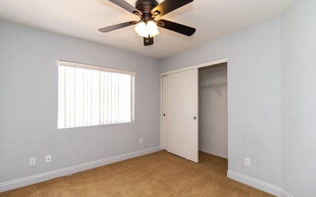 Building Photo - Spacious 6 Bedroom Home With Huge Backyard!