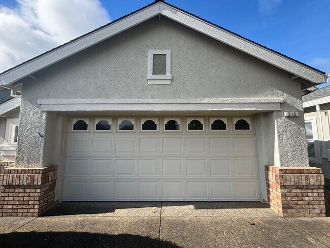 Building Photo - Large Single Level 2 Bedroom 2 Bathroom with Office in Cloverdale's Del Webb Community with A/C &...