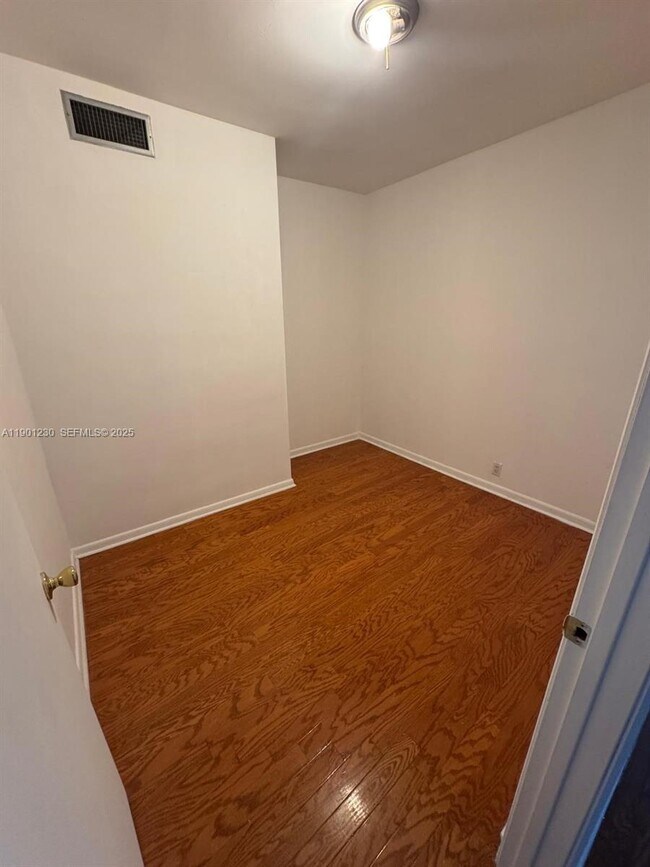 Building Photo - 5255 Collins Ave