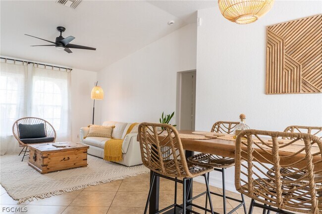 Building Photo - 2208 Viscaya Pkwy