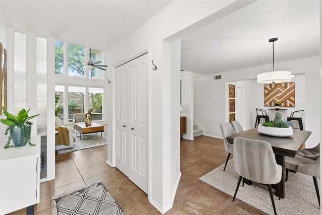 Building Photo - 8346 Summerwood Dr