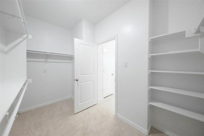 Building Photo - 5509 Candlewood Dr