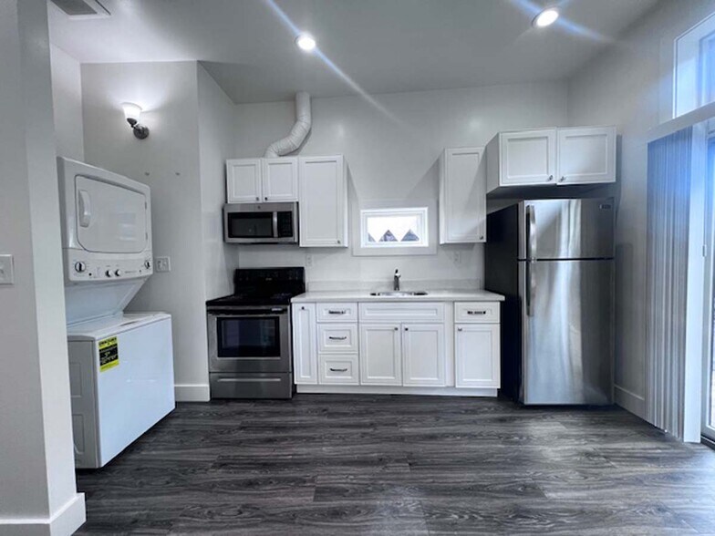 Building Photo - 6235 San Pablo Ave