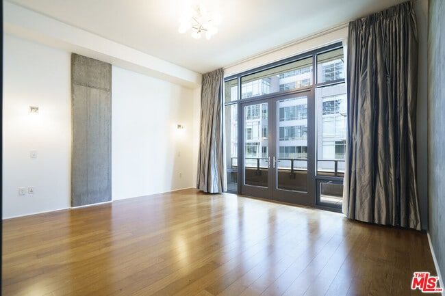 Building Photo - 1111 S Grand Ave