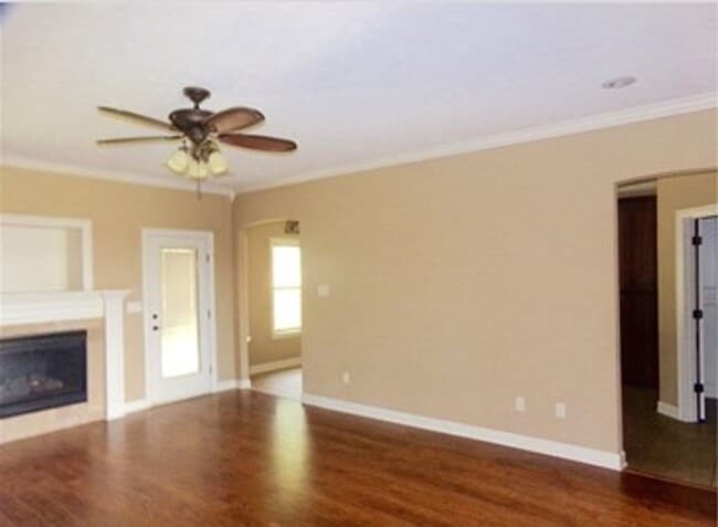 Building Photo - 18 Cains Cove