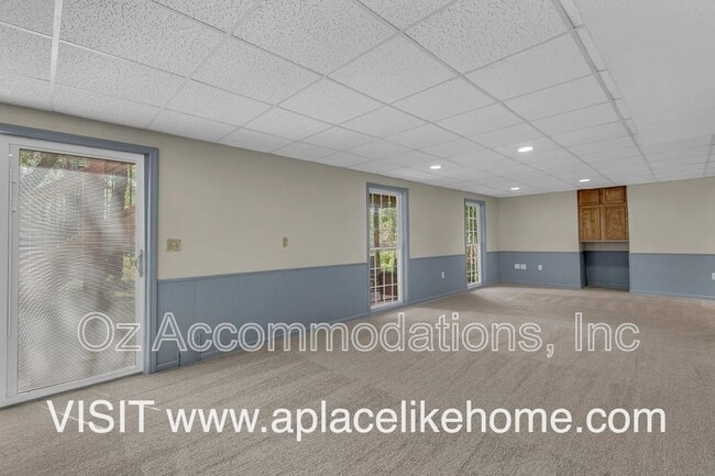 Building Photo - 13961 W 144th Ct