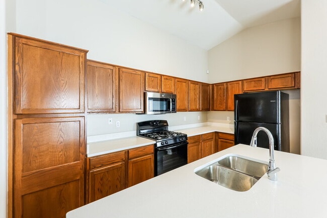 Building Photo - 13221 W Acapulco Ln