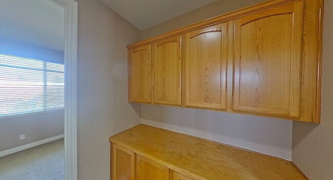 Building Photo - 1692 Woodhaven Cir