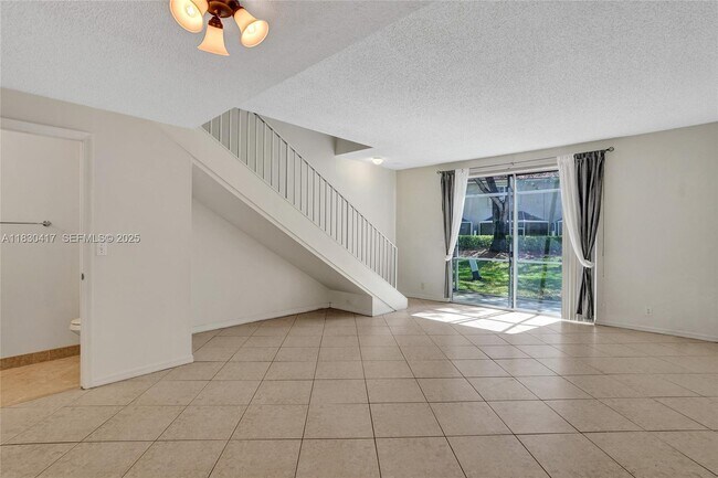 Building Photo - 1210 Sorrento Dr