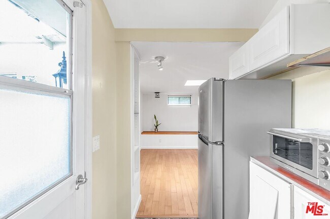 Building Photo - 746 Ashland Ave