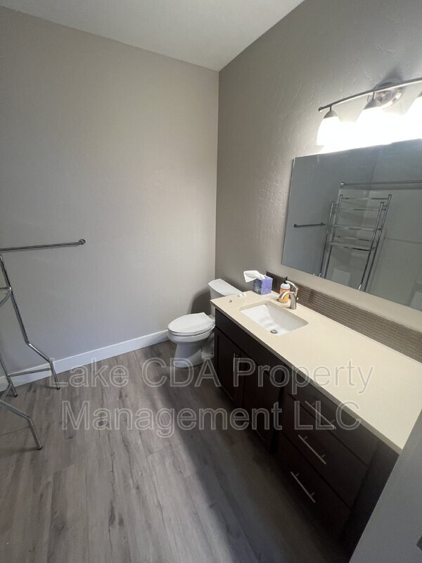 Building Photo - 3343 N Rosalia Rd