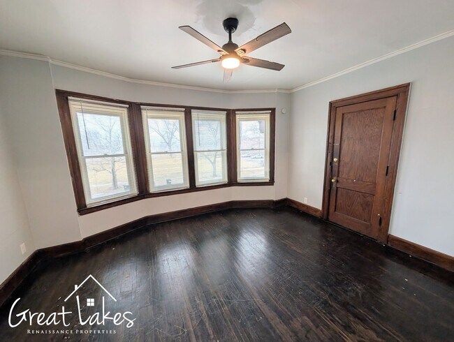 Building Photo - Charming 2 Bedroom 1 Bathroom now available for rent!