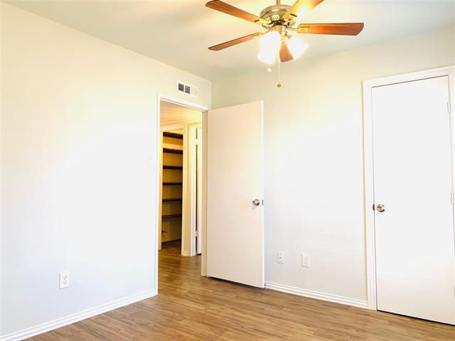 Building Photo - 7445 Sandhurst Ln S
