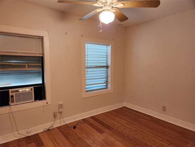 Building Photo - 1807 Church St