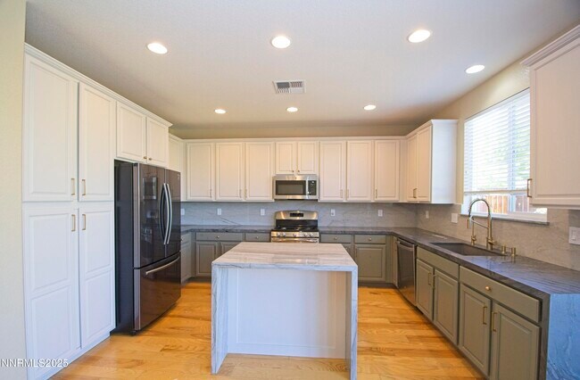 Building Photo - 2798 Peavine Creek Rd