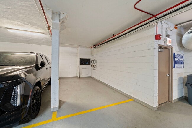 Building Photo - 1221 N Dearborn Pkwy