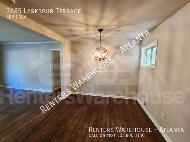 Building Photo - &quot;Modern Elegance Meets Comfort: Your ...