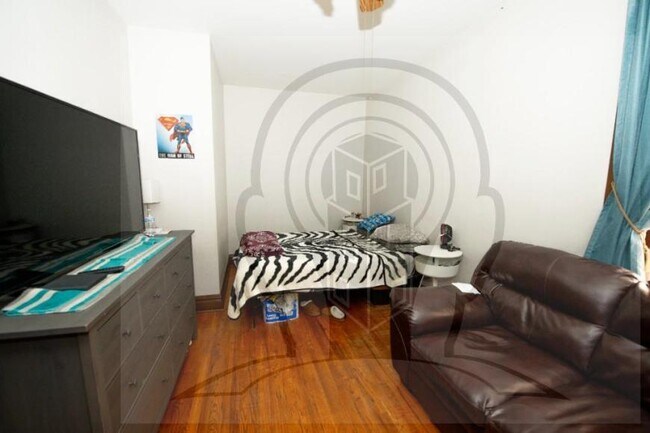 Building Photo - 2 bedroom in CHICAGO IL 60641