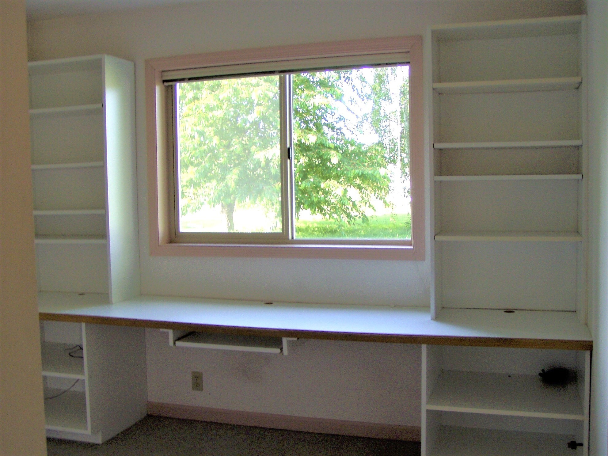 main floor den/office - 1548 Panorama Dr