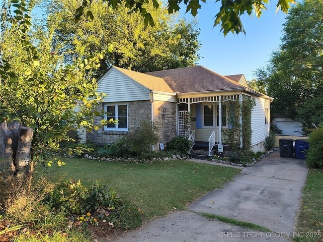 Primary Photo - 3530 E 23rd St