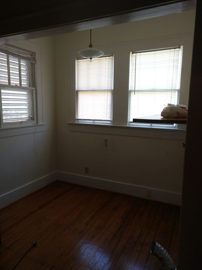 Building Photo - 5006 Bernardo De Galvez Ave