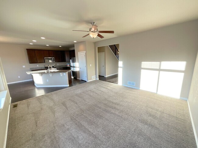 Building Photo - 4 Bedroom Home Available Near Londonderry Dr & Eastonville Rd!