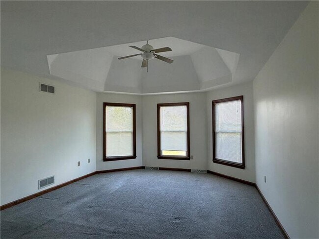 Building Photo - 116 Sturbridge Ln