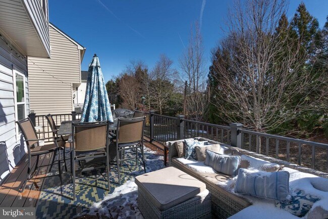 Building Photo - 7629 Hamelin Ln