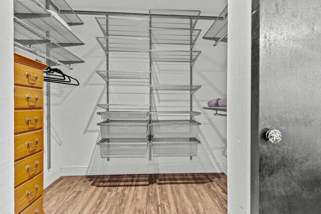 Building Photo - 2821 NW 4th Ln