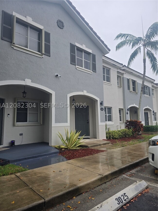 Building Photo - 3031 SE 17th Ave